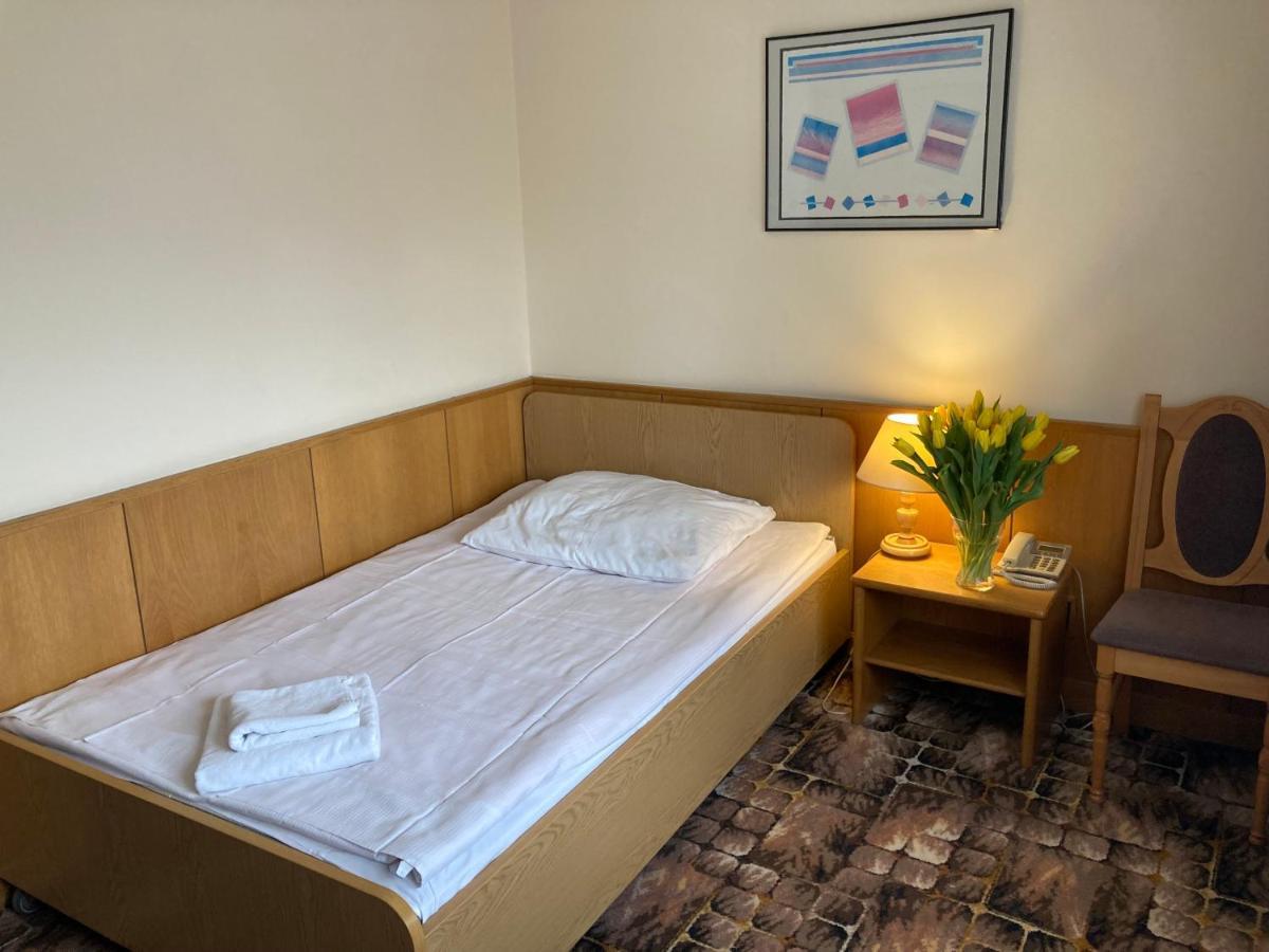 Bed and Breakfast Karat Varsavia Esterno foto