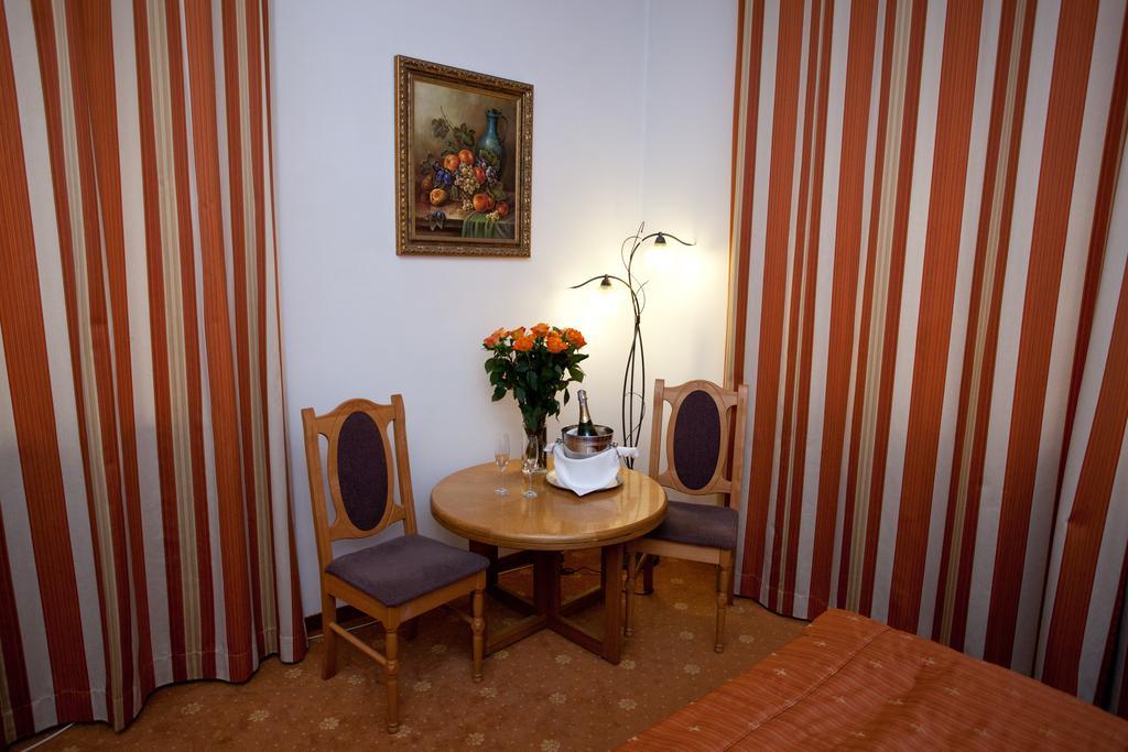 Bed and Breakfast Karat Varsavia Esterno foto